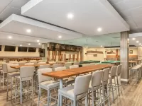 Quality Inn & Suites Отели рядом с достопримечательностью «Стадион «Шо Парк»»