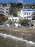 Alkistis Cozy by the Beach Apt. in Ikaria Island, Therma Ground Floor - parking