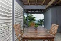 Villa Leynita Bay, 5 bedrooms, sleeps 12 on the beach of Diamant Martinique - Homestays