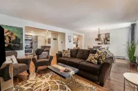 306 - 1br · Cozy Modern Condo on The Lake - 3-Star