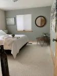 Spacious Tahoe Home w/Hot Tub & EV Charger Just 3 Blocks to Kings Beach - 무료 와이파이