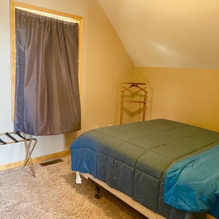 Charming 4-bedroom Saint Mary's Lake house in Battle Creek