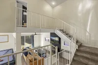 Spacious and Modern Pet-Friendly Chalet in the Pines—perfect for large groups! - WiFi