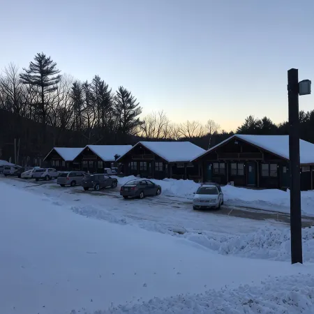 Swiss Chalets Village Inn