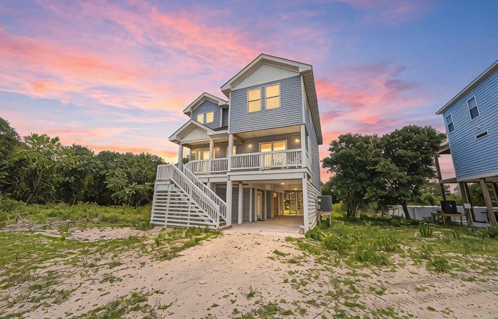 Hot Tub! Four Bedroom Home in the 4X4, Corolla, NC. A Truly Unique Getaway!