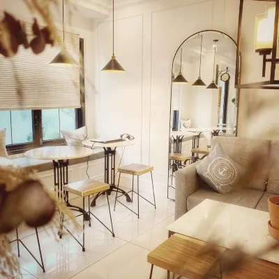 Loewys Home Tanjung Duren Jakarta Barat Hotel berhampiran Universiti Tarumanagara