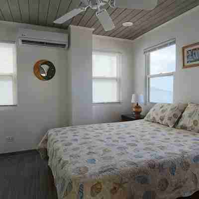Ocean Mist - AppleSurf! Beachfront one bedroom in Apple Bay Rooms