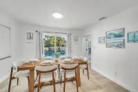 Casa Las Olas - Waterfront Home with Heated Pool, Movie Theater & Arcade