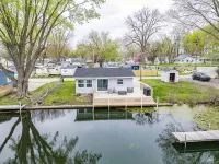 Cozy lakefront home on Big Barbee Lake