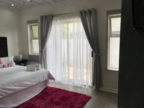 Royal Bafokeng Guest House - Pensions
