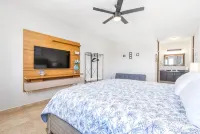 Beautiful Oceanfront  2 bedroom, 2 bath condo Aguada, PR - Wifi