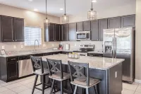 Like New Home Private pool ,New furnishings, 20 mins to State Farm stadium - Pools