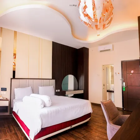 Emerald Hotel