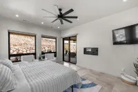 Beautiful 5 Bd/6 Bath - Zion's Edge, Kolob Canyon, Private Pool, Hot Tub, Views!