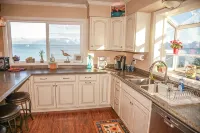 Seafarer's Beach House Beach Front Property, Amazing Views! - Boutique