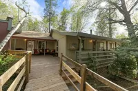 Forest Cottage Large Group Retreat 27 Beds Sleeps 47 - 4-نجوم