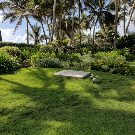 Beach front condo! Best spot to kite!! Beach lovers paradise! Nanny Estates