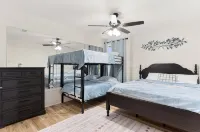 Modern Getaway - Near Golf & Casinos - 4-Star