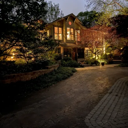 Suite nestled in a garden beside a 13 acre park in the heart of the city.