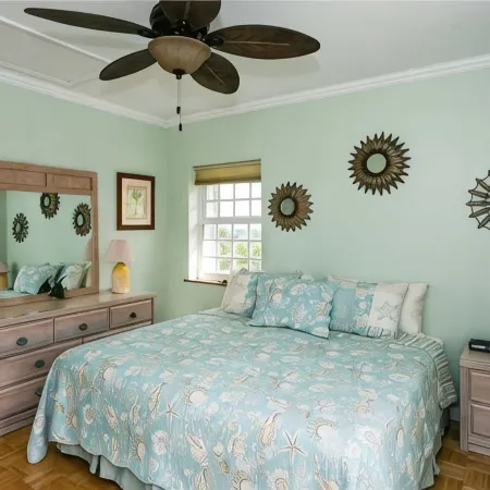 Mahogany Point 5: 3 BR / 3 BA villa in North Side, Sleeps 6