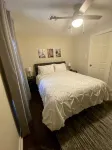 King bed - Near The Mont and OU Campus