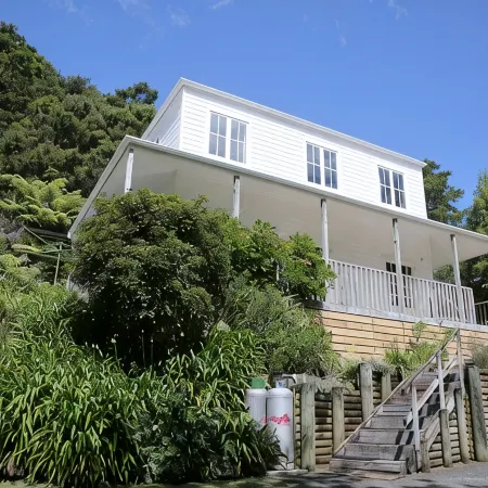 Bush clad oasis in the heart of Paihia