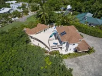 Luxury 6 Bed Villa With Pool, Mullins Bay Ξενοδοχεία στην πόλη 