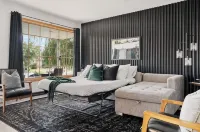 Stylish Drumheller Retreat: Steps from the Red Deer River!