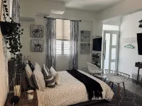 Hidden gem, 4 min drive to Corcega Beach, private house - Wifi