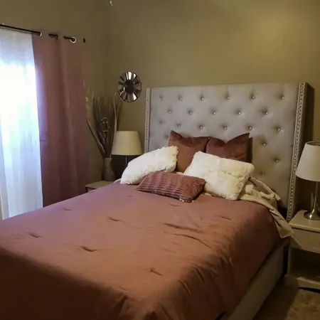 Lovely 2 Bedroom condo with marina view and pool