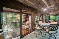 Modern, Luxurious Cabin for Two Located on a Cascading Waterfall. - 부티크