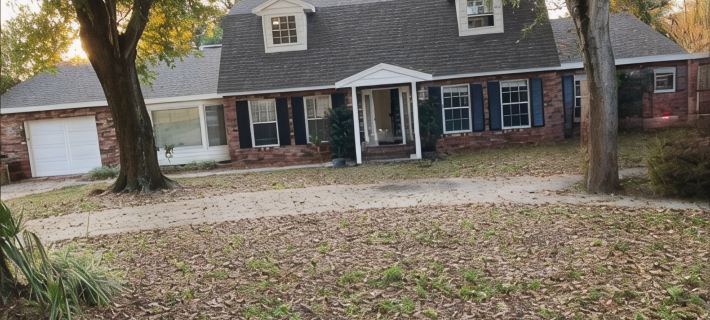 Spacious 5 Bedroom 3.5 Bath Pool Home with Gym!! Ξενοδοχεία στην πόλη Lake County