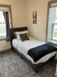2 Bedroom - Convenient & Comfy Downtown Apartment - Wifi