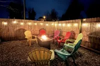 Haven at Hazel ~ Downtown Studio, stylish and centrally located on the square. - Homestays