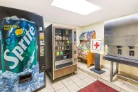 Americas Best Value Inn Knoxville Downtown North - 駐車場