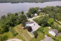 Relax by "The Water's Edge enjoy amazing views and year round fun! 6BR/3.5BA - Wifi