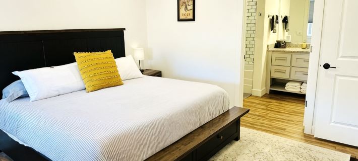 Walk to Main Street! Luxury Condo with Hot Tubs Near Arches, Sleeps 8 Hotels in Moab