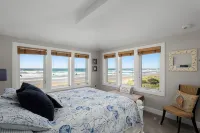 Amazing Oceanfront Home -Two Master Suites! - 비치