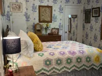 Charming Grandma Chic home in the Wood River Valley steps from the bike path - Wi-Fi