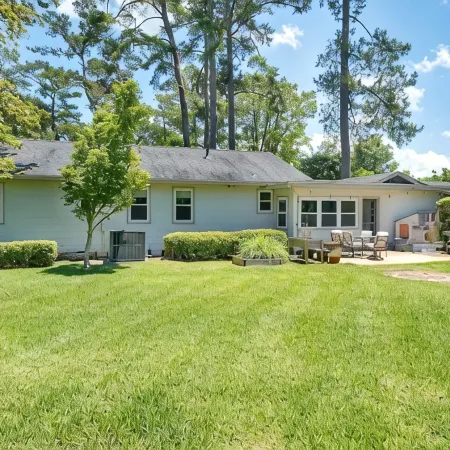 Charming 3/2 Midtown Home. Minutes from FSU. Fenced Backyard. Pet-Friendly.