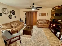 Abi's Place, No Stairs! Central Location!  Stylish!  3 BDRM 2 BA, Pool Available - 4つ星