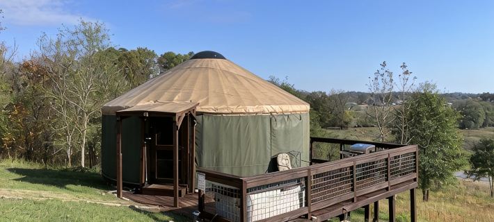 Luxury Yurt for Couples with Hot Tub on Deck Отели в г. Пайк