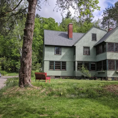 Adirondack Artist Retreat -spacious 5 bedroom w/ 9 person hot tub and more!