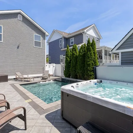 Bayside Heated Salt Water Pool & Hot Tub Oasis