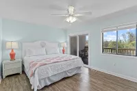 Scenic Caswell Beach! 3 Mins to Beach & Pool. Clean + Conveniently Located - Wi-Fi