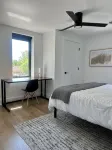 Breezy Chic: Fresh Spring Vibes at The Modern Oak walkable to town! - 무료 와이파이