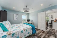 The Sea Pony Gulf Views, King Suites & Walk to Beach in Mexico Beach Florida - 4-Star