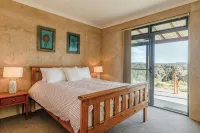 Jamaicaville - 90 Acre hilltop off-grid eco-home with awesome views - 3-Star