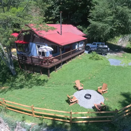 Secluded & Romantic, Blowing Rock, Views, Hot Tub - the Red Rover
