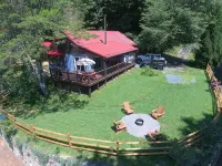 Secluded & Romantic, Blowing Rock, Views, Hot Tub - the Red Rover - Chalets
